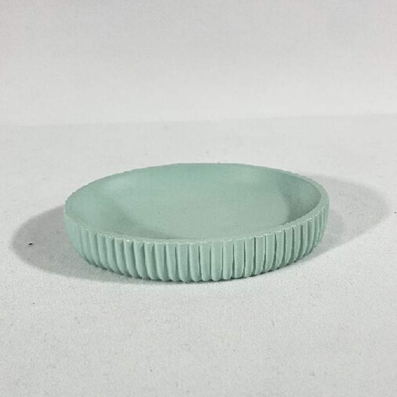 623